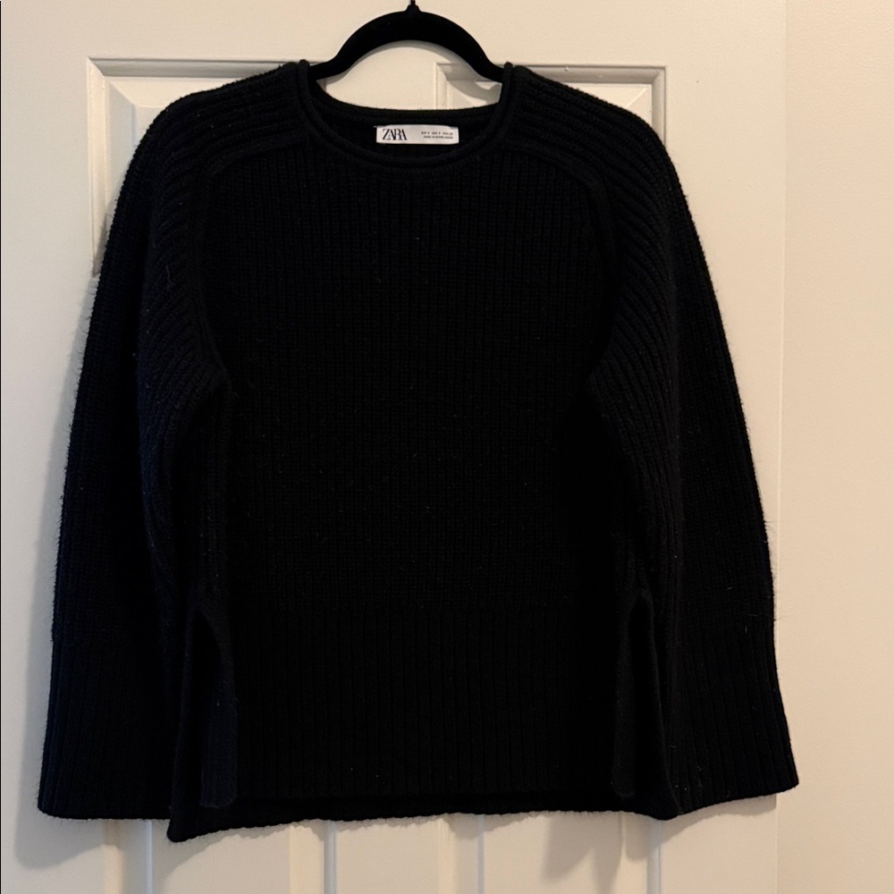 Zara Women's Classic Black Crew Neck Sweater